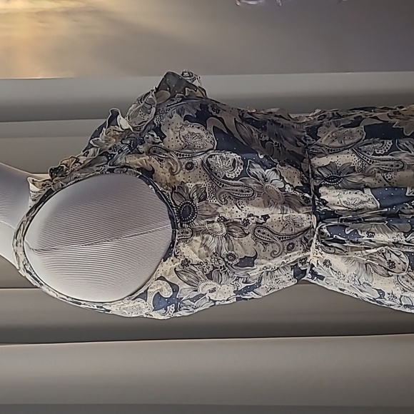 Romantic Silk Cotton Summer Dress with Buttons and Ruffles Size Medium - Picture 5 of 13